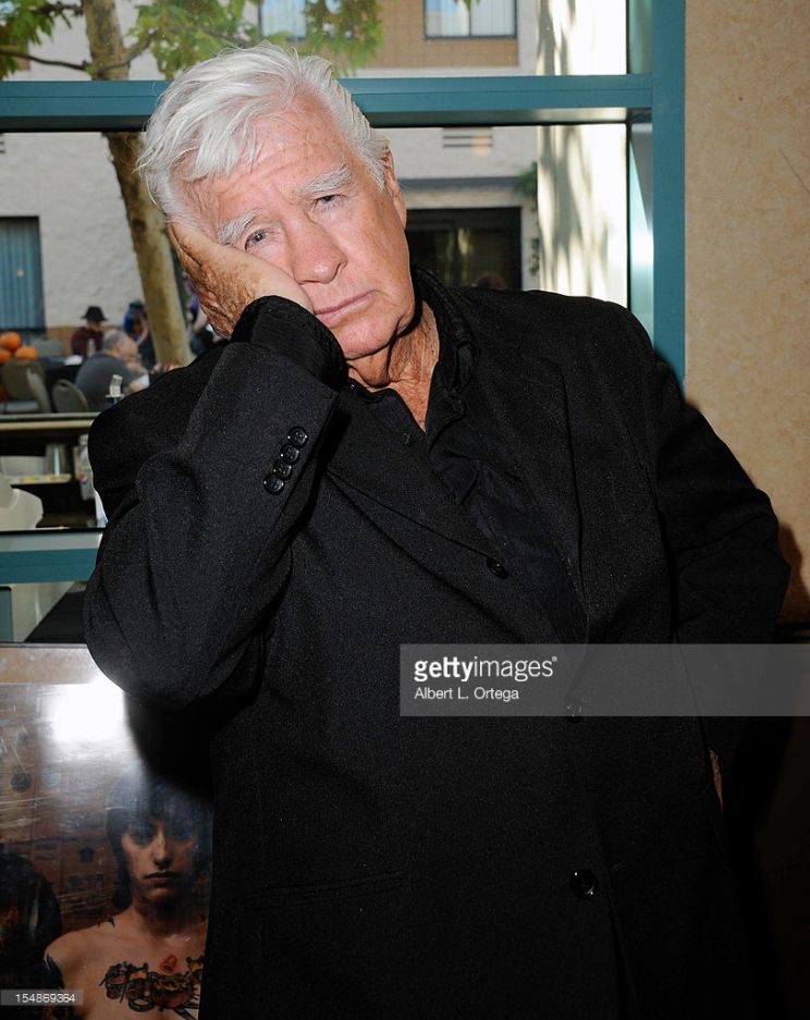 Clu Gulager