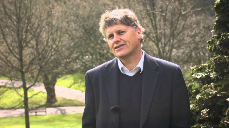 Colin Fox