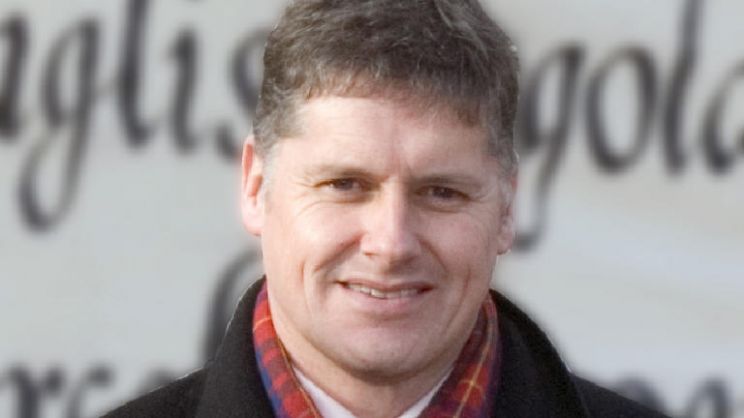 Colin Fox