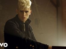 Colton Dixon