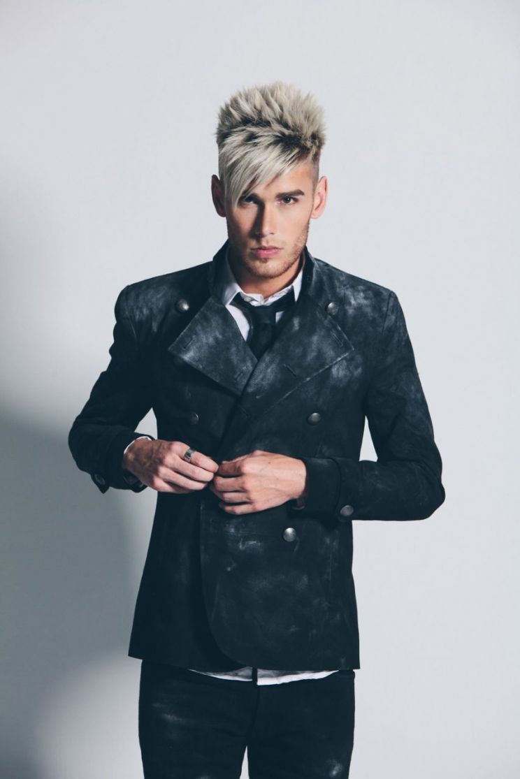 Colton Dixon