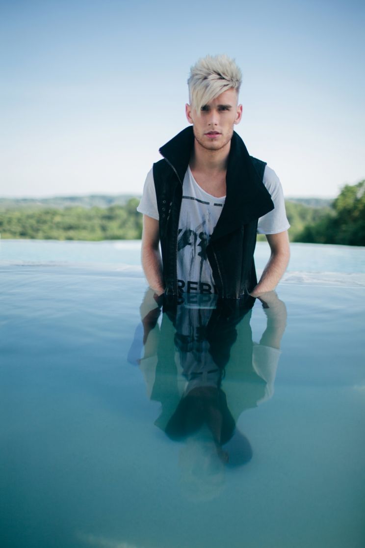 Colton Dixon