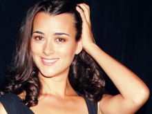 Cote de Pablo photo