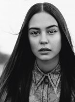 Courtney Eaton photo