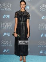 Courtney Eaton photo
