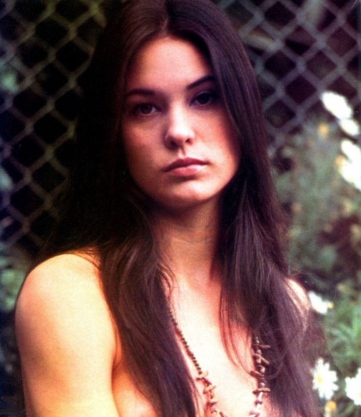 Cristina Raines