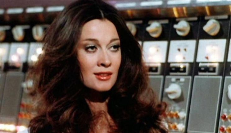 Cristina Raines