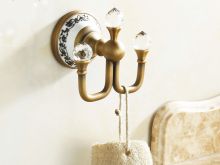 Crystal Hooks
