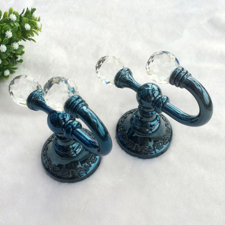 Crystal Hooks