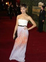Cush Jumbo photo