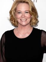 Cybill Shepherd photo