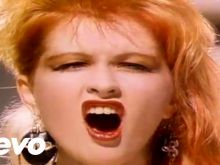 Cyndi Lauper photo