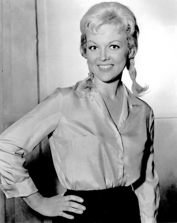 Cynthia Lynn