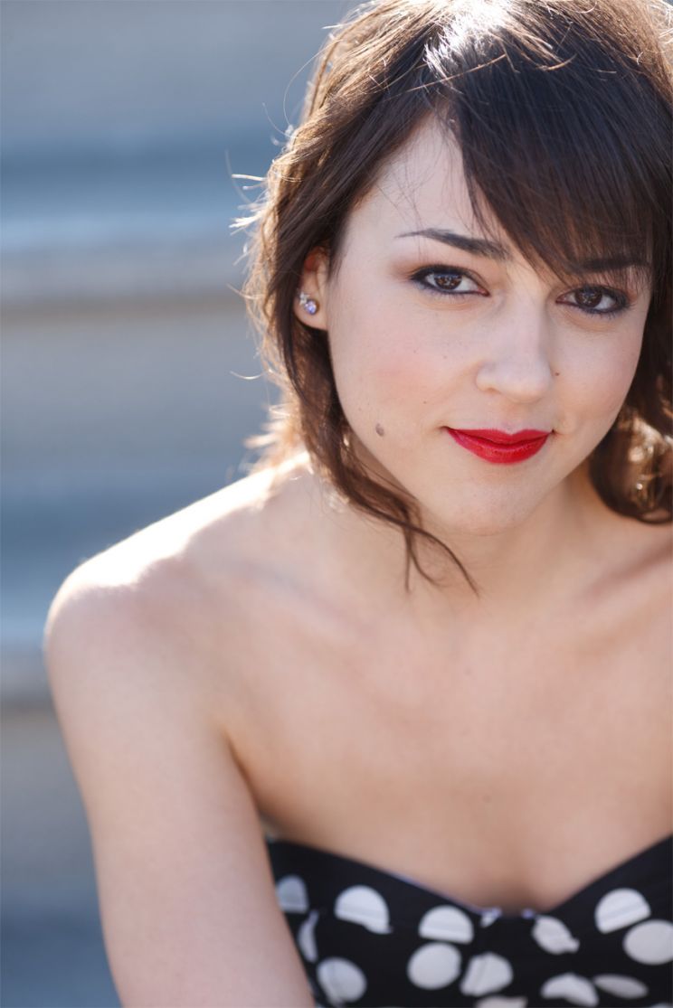 Browse and download High Resolution Cyrina Fiallo's Picture