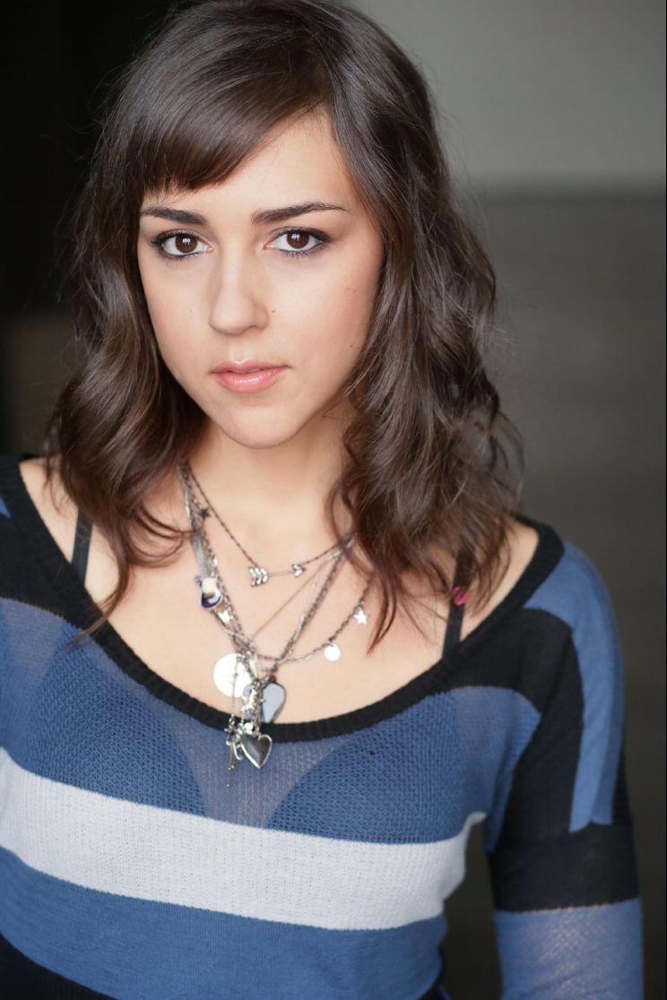 Browse and download High Resolution Cyrina Fiallo's Picture