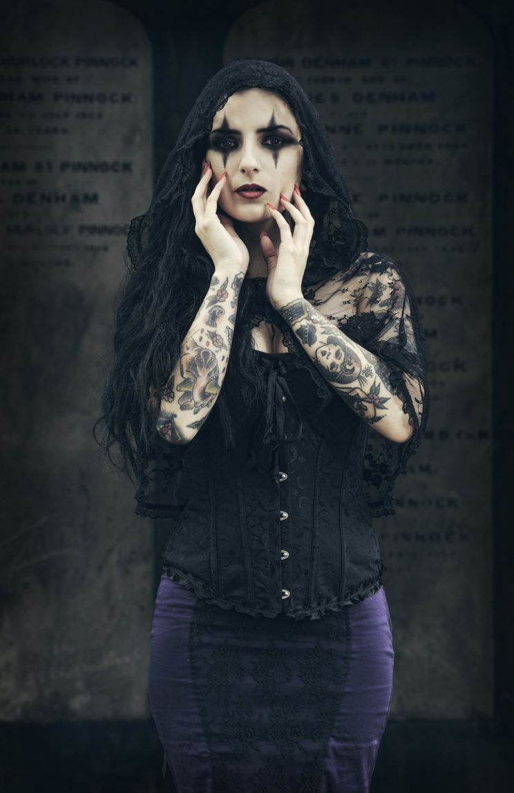 Dahlia Dark