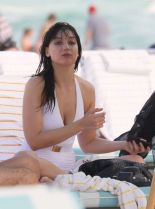 Daisy Lowe photo