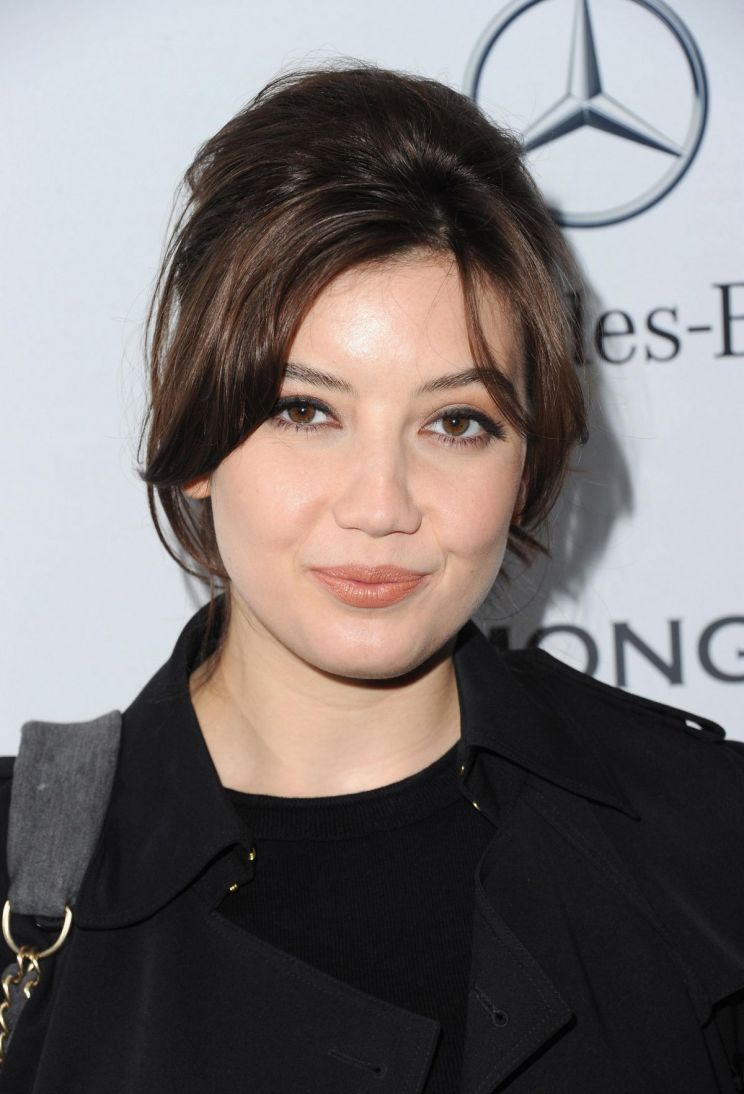 Daisy Lowe