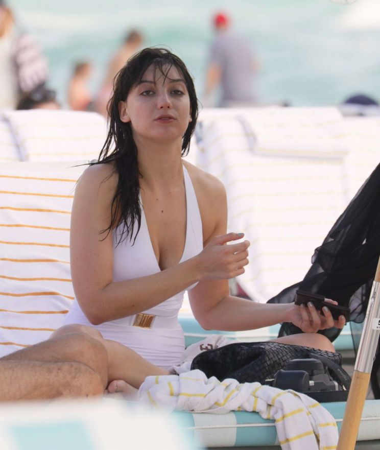 Daisy Lowe
