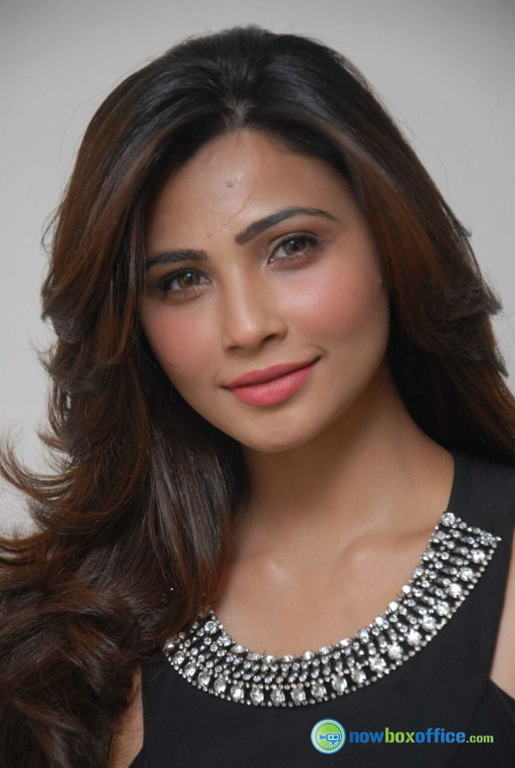 Daisy Shah