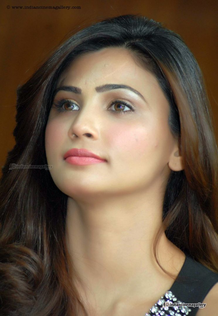 Daisy Shah