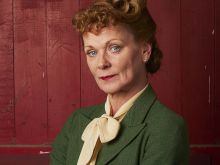 Daisy Waterstone