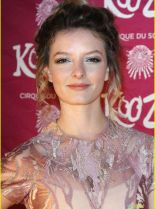 Dakota Blue Richards #21182 picture (Portrait Medium)