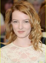 Dakota Blue Richards #21199 picture (Portrait Medium)