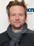 Dallas Roberts