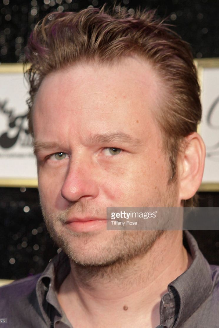 Dallas Roberts