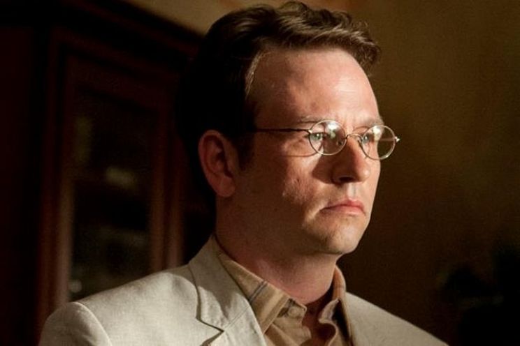 Dallas Roberts