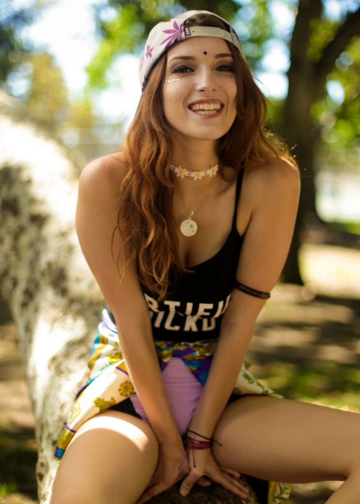 Dani Thorne