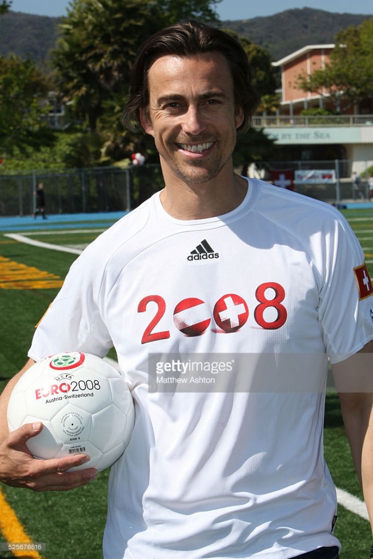 Daniel Bernhardt