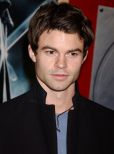 Daniel Gillies