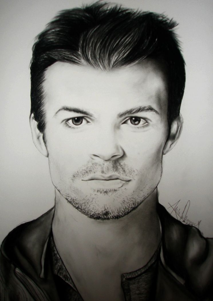 Daniel Gillies