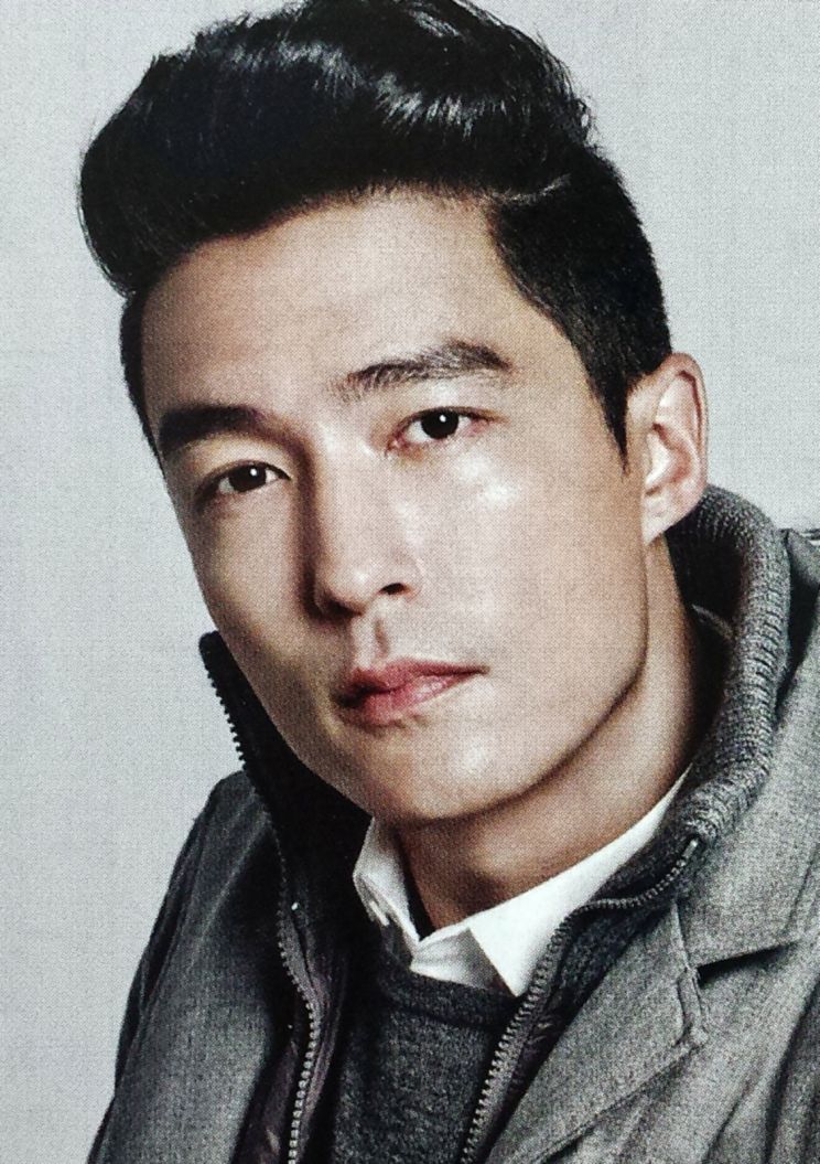 Daniel Henney