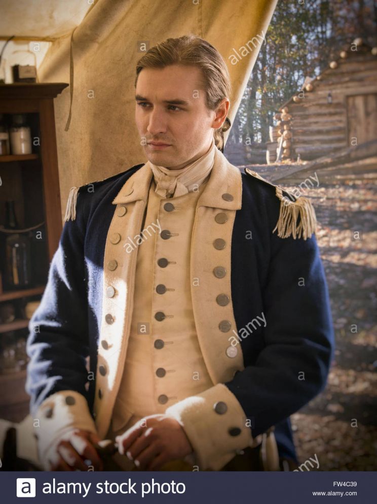 Daniel Henshall
