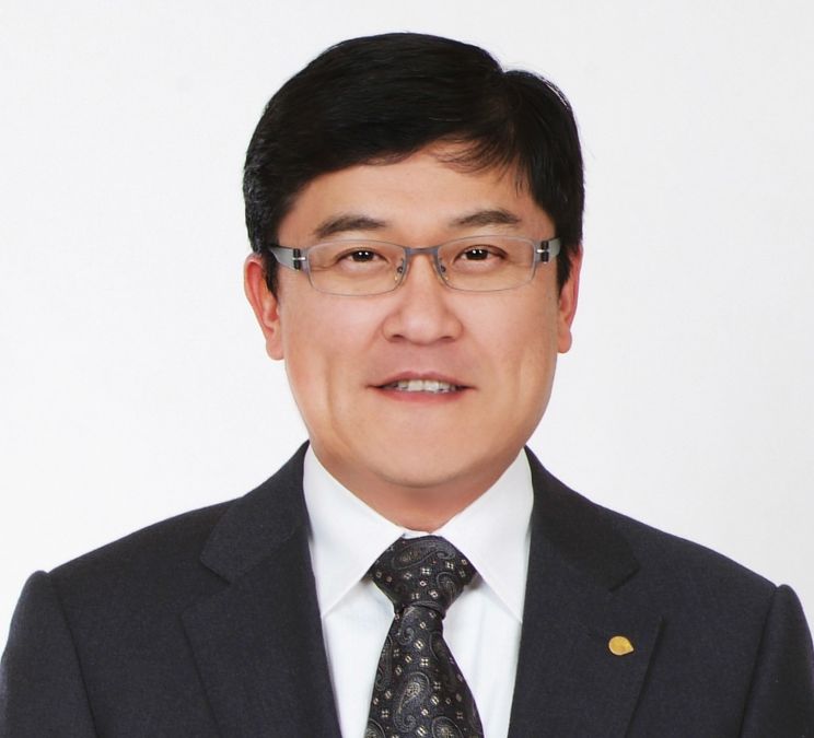 Daniel Lee