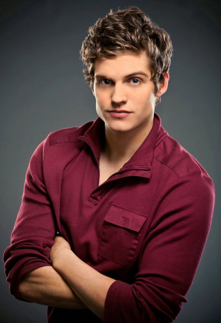 Daniel Sharman