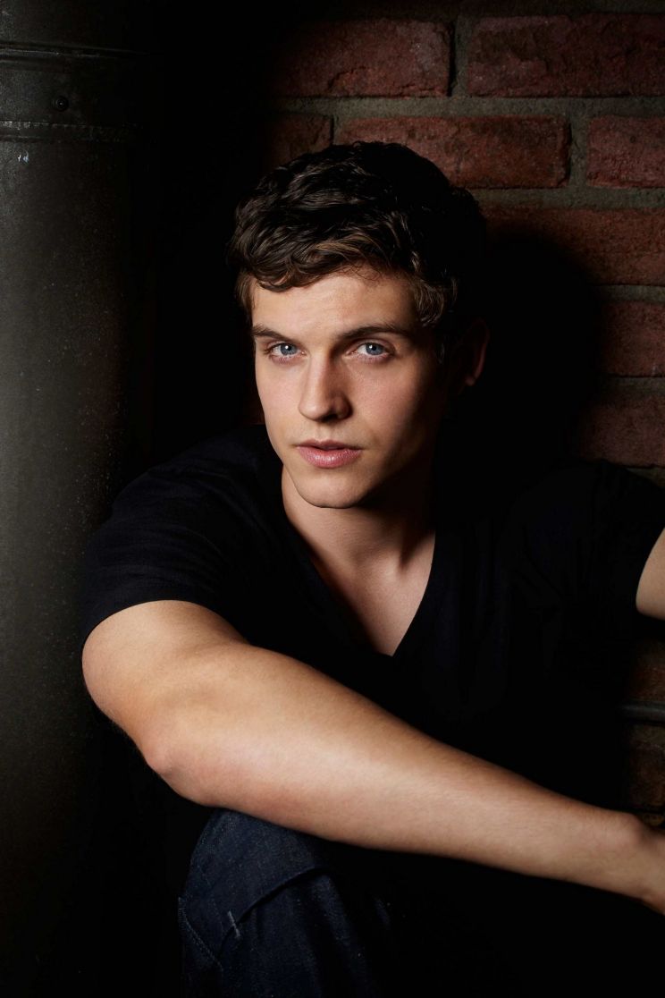 Daniel Sharman