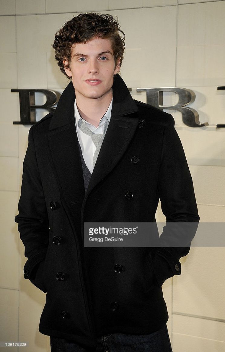 Daniel Sharman