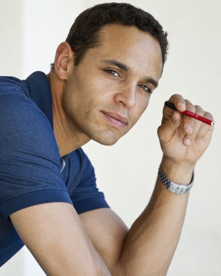 Daniel Sunjata