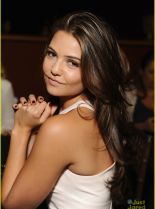Danielle Campbell photo
