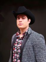 Danilo Carrera #3129242 picture (Portrait Medium)