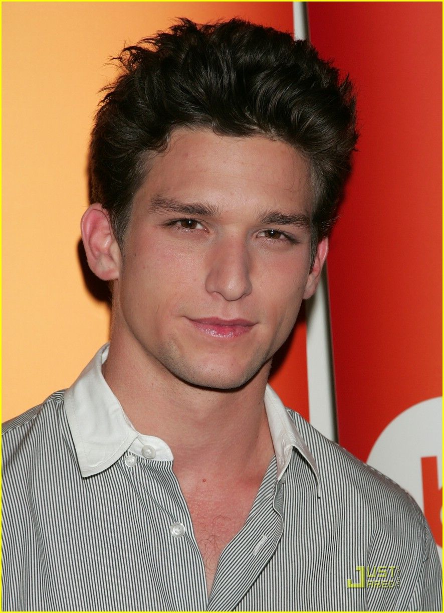 Pictures of Daren Kagasoff