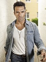 Darren Shahlavi