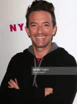 David Faustino
