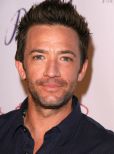 David Faustino