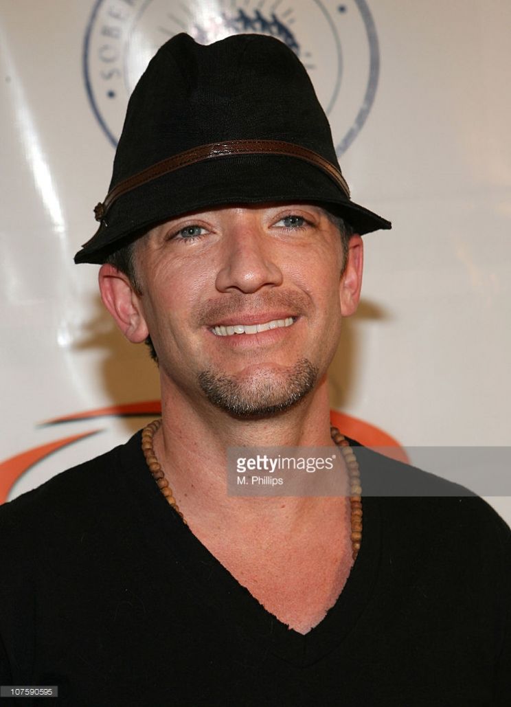 David Faustino