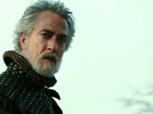 David Strathairn